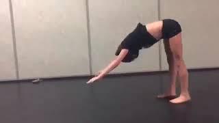 this little girl deserve  accolades for this flexible stretching dance