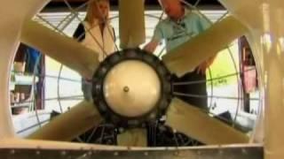 Mechanic Creates Flying Boat