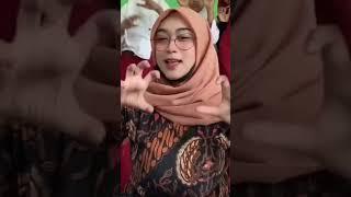 JILBOOBS - bu guru nyanyi lagu besar @sissalsaa @cc_salsaa #dino #hijab #tiktok #jilbab #jilbabhot