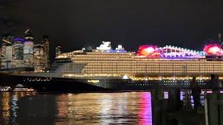 NEW Disney Treasure Ship uses ALADDIN HORN in New York City