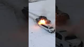 Танк против лимузина #shorts #carcrash #car #лимузин #танк #drive
