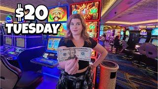 How Long Will $20 Last in 10 of the Weirdest Slots in Las Vegas?
