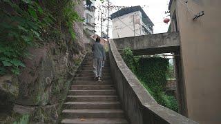 China's rural town walk. A cozy small mountain town beside the old railway. Ganshui赶水镇, Chongqing・4K