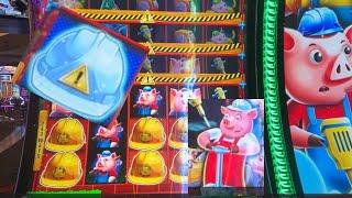 I played Huff n' Puff HIGHRISE slot machine! Newest version of Huff n' Puff game is fun!!!