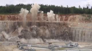 Rohstoffgewinnung im Schotterwerk Wiesenhofen - Sprengung