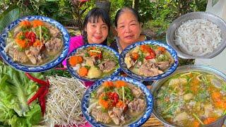 Mẹ Và Con Gái Nấu Nồi Bánh Canh Bột Xắt Thịt Vịt Đậm Đà Hương Vị Quê Nhà | Huỳnh Như Vlogs