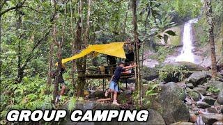 Camping bersama teman di guyur hujan deras