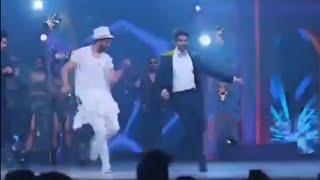 Hrithik Roshan dancing with Kartik aryan at star screen awards 2019 #HrithikRoshan #KartikAryan