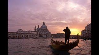 Venice Gondola Ride and Serenade with Dinner