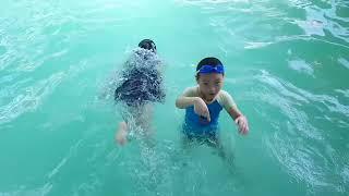 Chị Silent Sea cho Gia Linh Gia Bảo đi bể bơi ở quê trải nghiệm buổi đầu tiên của kỳ nghỉ hè HD