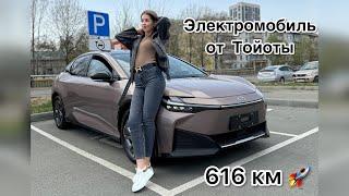 Девушка на электромобиле TOYOTA BZ3 НОВИНКИ 