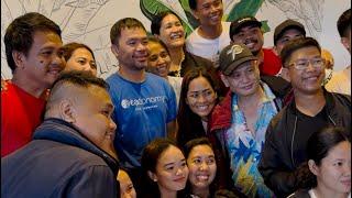 MANNY PACQUIAO takes time to get photos with fans. #MP #MannyPacquiao