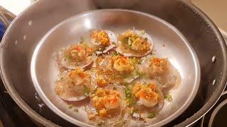 Steam Scallops with Tang Hoon/Rice Noodle. See description for recipe. 蒜蓉蒸扇贝