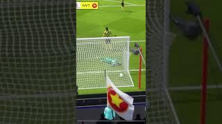 Ronaldo vẽ đường cong vào khung thành #gaming #dls2023