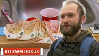 "Ich lasse mich von der Arbeiterklasse finanzieren." | Armes Deutschland | RTL ZWEI DOKUS