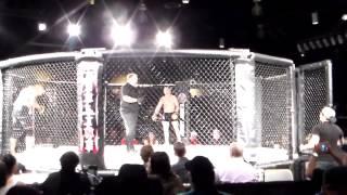 Danny "Savage" White v Bobby "The Bully" Ferrier