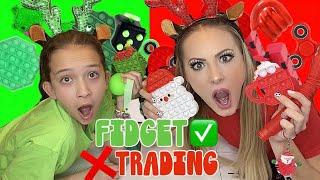 RED ️ VS GREEN  CHRISTMAS FIDGET TRADE! *KALLI SCAMMED ME?!*