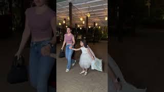 Soha Ali Khan With Daughter At Randhir Kapoor Birthday Celebration.#sohaalikhan #sabapataudi #e24