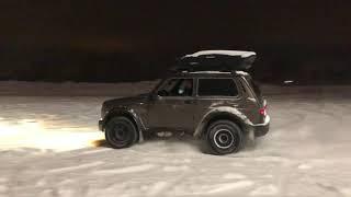 lada 4x4 Bronto snow drift