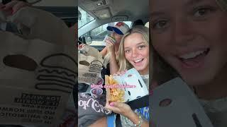 EAT A BURGER 🫶 #fyp #viral #preppy #momandaughter #ootd #grwm #preppy #hair #makeup