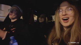 БУСТЕР КАТАЕТ ДЕВОЧЕК НА МАШИНЕ
