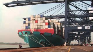 Renault Trucks T at the port of Felixstowe