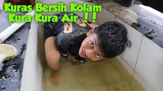 Kuras Kolam Kura Kura Air Sampai Bersih !