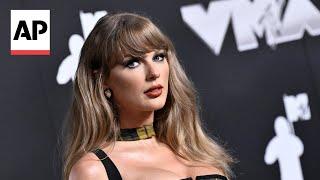 Taylor Swift arrives at MTV Video Music Awards