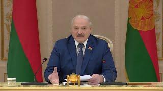 Лукашенко: Мы не развалили эту школу, мы её сохранили! У нас как были тресты, так и остались!