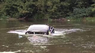 Загнали УАЗ под воду