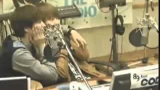 101117 KTR Sukira Kyuhyun and Eunhyuk posing cutely for photos