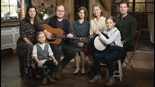 Angelo Kelly & Family - Country Roads