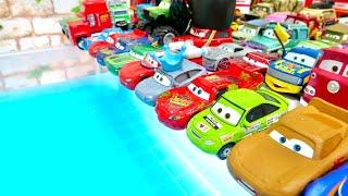 A ton of Cars minicars jump into the water! Popular Past Video Compilation 