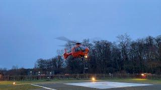 Start und Landung von einen Eurocopter EC-135 T2+ „Christoph 9“ an der BG Duisburg