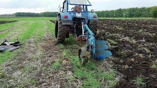 Very heavy plowing for MTZ 80.  Erased chisels, wildebeest dumps.