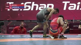 1/8 FS - 65 kg: G. BUCUR (ROU) v. M. GADZHIEV (POL)