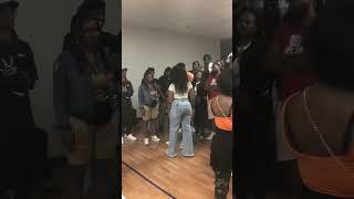 40 BARS   GET SLAPPED WHILE STANDING ON BUSINESS vs FIRST LADY FLAMES