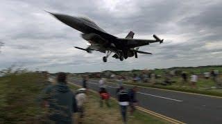  Turkish F-16 Pilot Ducks Under The Glide Slope, Low Over The Plane Spotters.