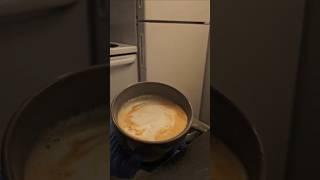 Making a perfect Latte (ignoring the artwork) #asmr #coffee #latte #coffeeasmr
