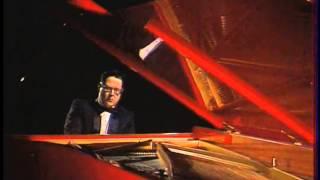 Nikolai Petrov plays Prokofiev Piano Sonata no. 7 - video 1982