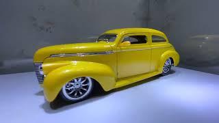 Road Signature Shyne Rodz  1/18 1940 Chevy Sedan