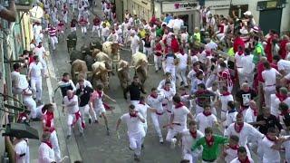 Pamplona, tra turismo e tradizione resiste l'Encierro, la corsa dei tori tra la folla