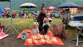 Single mom - Picking bamboo shoots in the deep forest with her two small children to sell, cooking