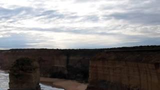 The 12 Apostles - Great Ocean Road - Wildlife Tours Australia ( 1 Day Tour Great Ocean Road )