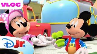 Mickey Mouse Bloopers!  | Me & Mickey | @disneyjr