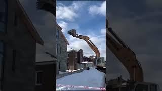 Снос незаконной постройки. Demolition of an illegal building