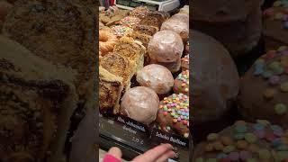 Ein schöner Berliner mit Nutella und Smarties #keinewerbung