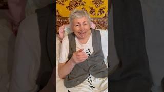 Кто знает ответ? Обычно говорят у кого, что болит