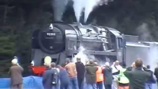 BR 9F 92203 'Black Prince' pulls a 1000+ tonne ballast train