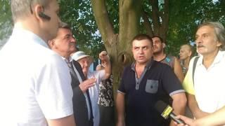 Депутат Рябцев и местные жители добиваются включения газа в доме